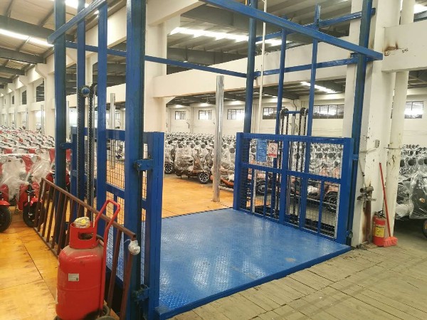 室內升降平臺53